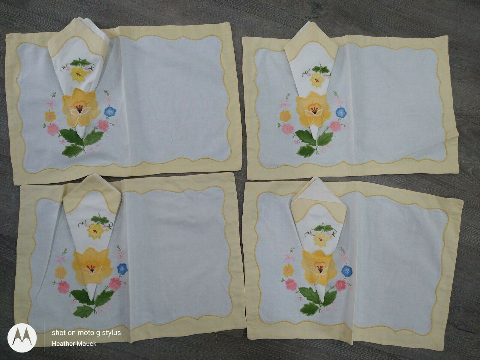 4 Appliqued Multi Color Table Place Mats And Matching Napkins Embroidery Vintage