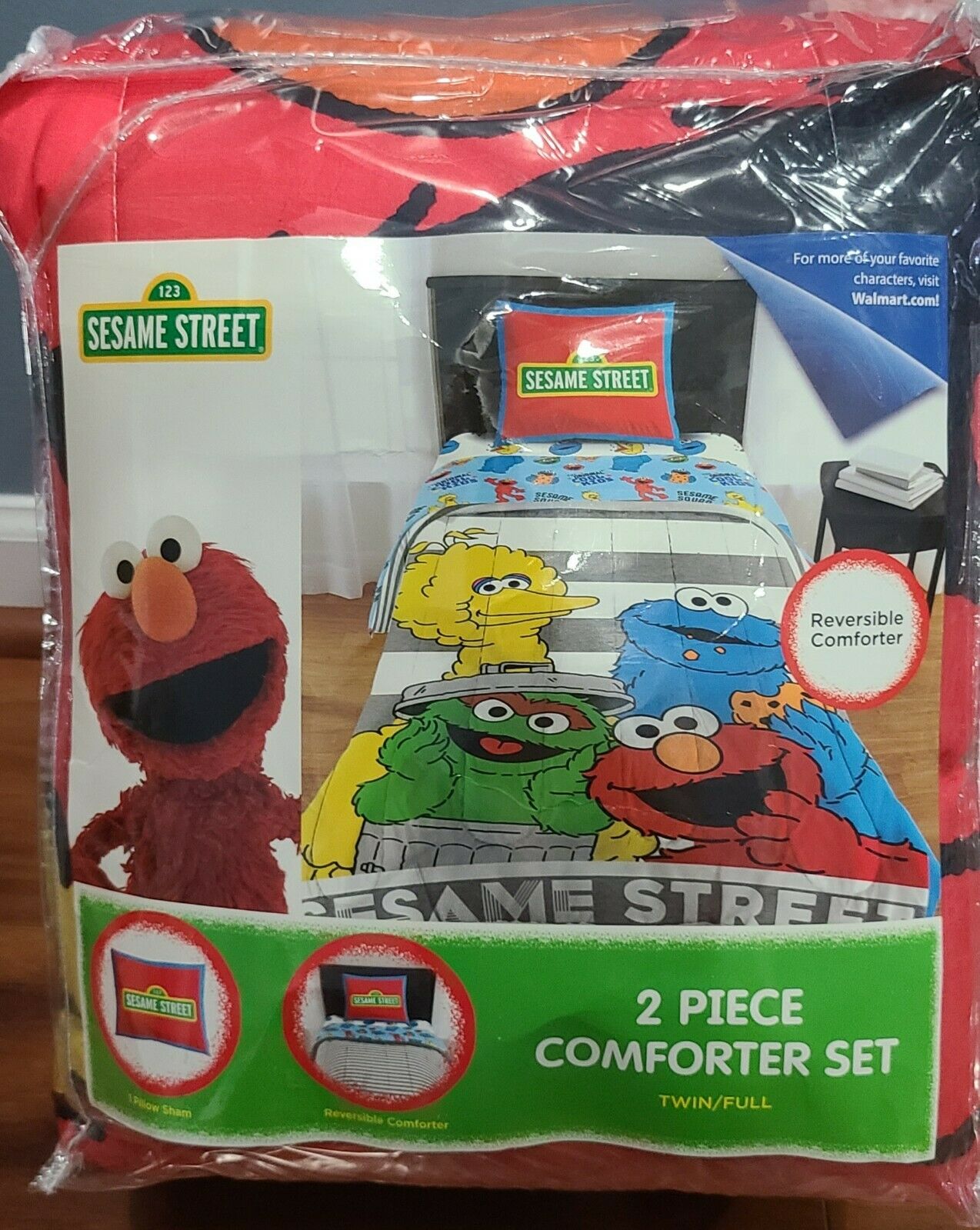 Sesame Street Revrsible Comforter Set Size Twin/full