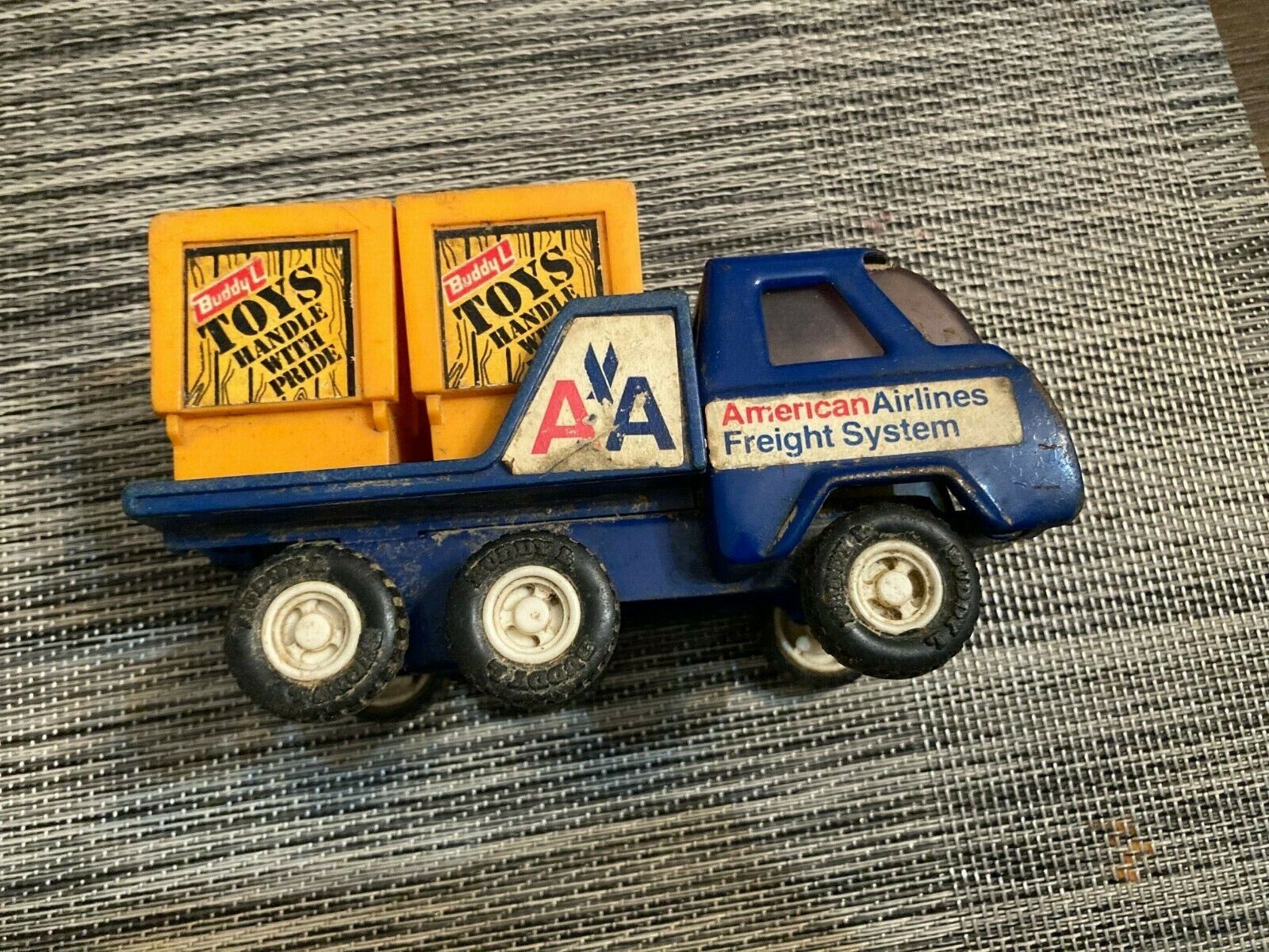 BUDDY L AMERICAN AIRLINES FREIGHT SYSTEM TRUCK w/ FREIGHT BOXES Vintage